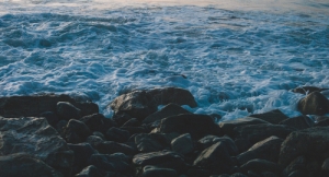 Se L’Acqua È Bagnata E Le Rocce Sono Dure